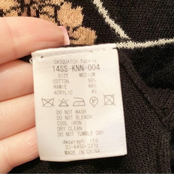 Sasquatch Fabrix Black Floral Spider Web Men's Sweater Unisex Rare Halloween - Picture 6 of 6